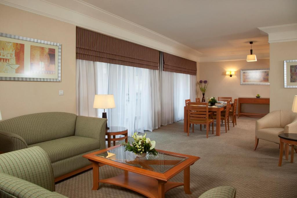Hotel 2